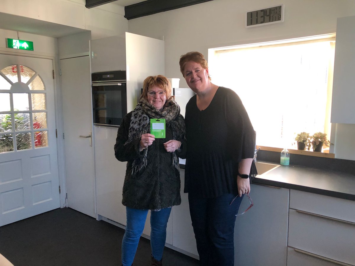 LocoFM's tweet image. Ook op Oudjaarsmorgen weer een aantal winnaars bij Op weg naar 2026. Conny Wessels,  Galina en Claudia kwamen naar de studio.