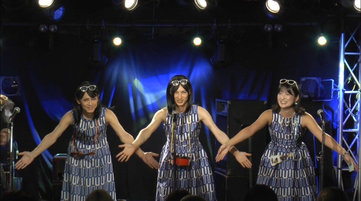 spica_at_h's tweet photo. 2025年はたくさんの新しいことにチャレンジして、できることは全力で取り組みました。

▷憧れの先輩方と対バン
▷大阪・千葉・神奈川・愛知・福島・滋賀・北海道にてライブ
▷大阪・東京でミニワンマン
▷バラードワンマン
▷多摩センター公認路上(ほぼ出演)
▷企業の忘年会で歌う
▷MCのみの出演
▷クラウドファンディングでMV制作
▷CD全国流通発売
▷タワーレコードにてリリイベ
▷テレビ・街��スクリーンでMV放映
▷YouTube登録数1,200名⇒7,400名
など…

結果、自分がやりたいと思っていたことがどんどん叶っていき、悔いのない年になりました！！
これもたくさんの方が応援してくれたからです、すぴか大好きっ子。、SpSFのみんな���つもありがとう😌

あと少しですが、良いお年をお迎えください🐍
#すぴかあっとひきがたり
