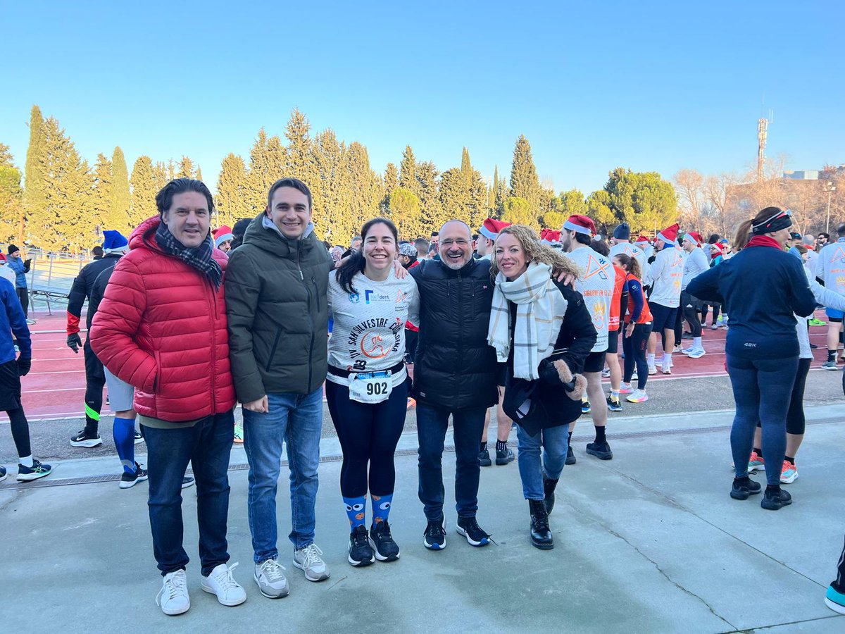 🔵 Hoy, para cerrar el año hemos asistido a la IV San Silvestre Cosladeña, prueba deportiva de 7 kilómetros con salida y meta en el Polideportivo de Valleaguado.

#Deporte
#Coslada