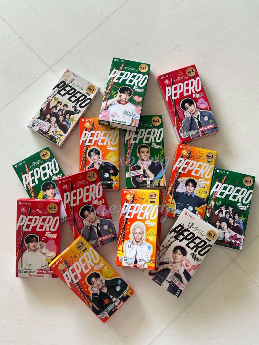 laexbang's tweet photo. them: ano handa niyo?
me: 

#pepero #skz #빼빼로_데이_스키즈
#PEPEROXStrayKids https://t.co/zKUaPbm6zT