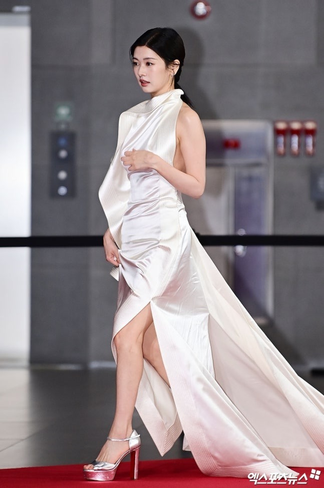 •kdm• Jung Somin di SBS Drama Awards hari ini. Mamah siapa ini?? 😋❤️