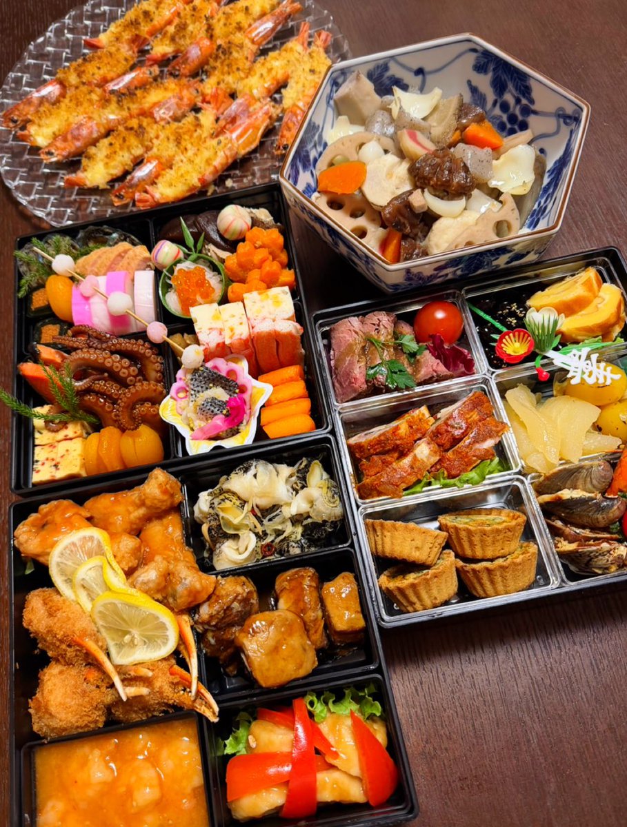 今年のおせちも美味しかった😋　
みなさん本年もお世話になりました🫶
