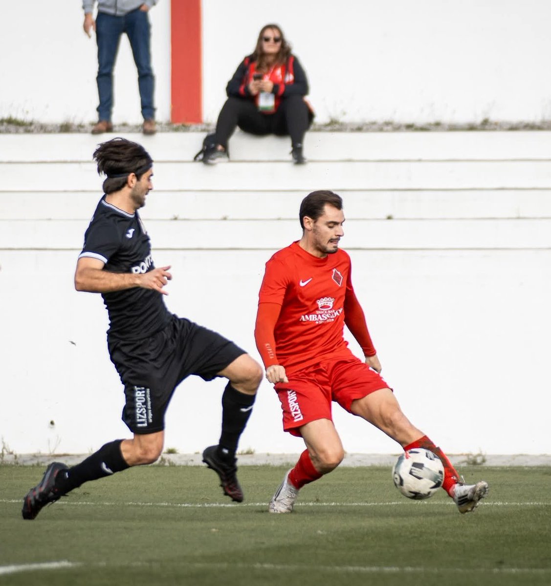 A prova de que se deve apostar em quem brilha no futebol distrital!

Vasco Gonçalves andava a fartar-se de marcar golos na AF de Leiria pelo Guiense e pelo Alqueidão da Serra.

140 golos em 134 jogos desde 2021/22! ⬇️