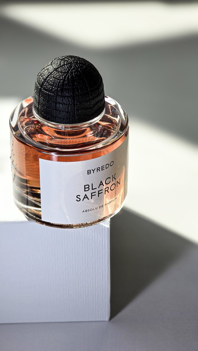 #رابطة_عشاق_العطور 
اقدم لكم احدث اصدارات BYREDO  من نسخة المركزة منزلين بلاك زعفران يعتبر من اجمل العطور البراند النسخة اشوفها افضل اجمل واحلى وفي اختلاف والتركيز اعلى والريحة متوازنه العطر من الإصدارات 2026