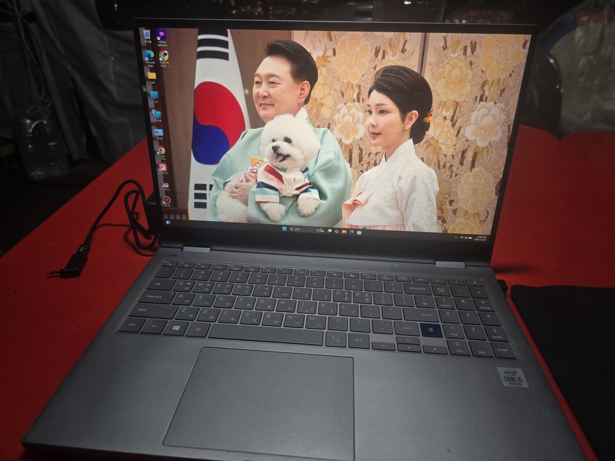 jinjeomale61511's tweet image. 올해 마지막은 윤대통령님 계신곳에서
구치소에서도 악반은 꾸준히
vforkorea.com/assem
wevote.kr/home

국민동의청원! 16건 중요대기청원 vforkorea.com/won/