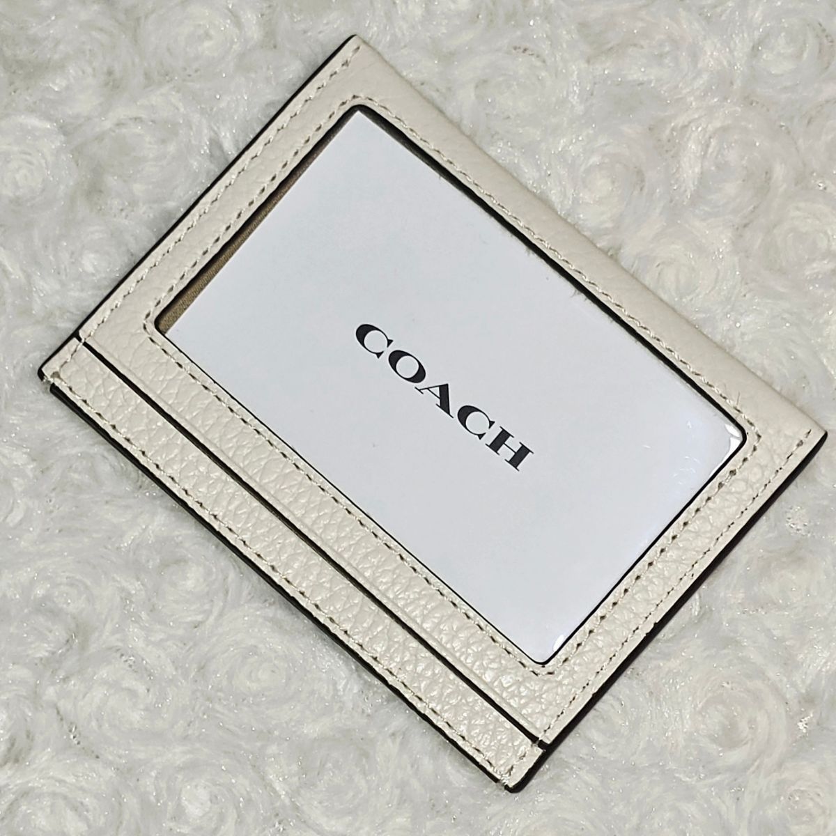 KoremoonCharm's tweet image. Wait till you see the details on this one… small, stylish, and irresistible.

✅️ DM for discounts
✅️ Platform vouchers also available

🛍 Shopee: s.shopee.ph/2LRECcTDzH
🛍 Lazada: s.lazada.com.ph/s.EKEve

#MustHave #AccessoryCrush #StyleFinds #DailyFashion #WalletEssentials