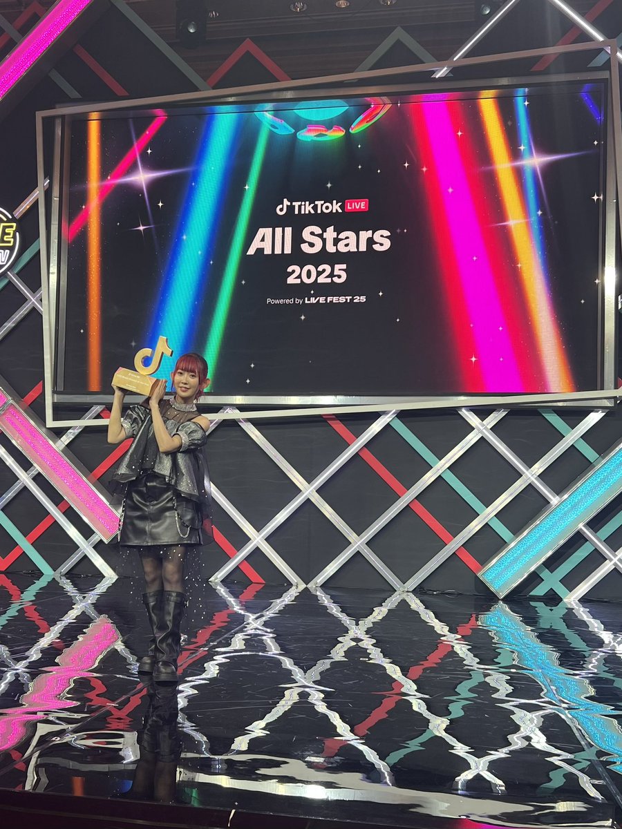 やっちーです(´◡` )♩ YASUIYO^ ^です‼️ Yasu Yohji Yamamoto's Y-3 Reworks the adidas ZX