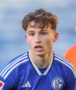 Oliveira32Pablo's tweet photo. Além do FK #Krasnodar, #SpartakMoscou, #Zenit, São Petersburgo e #CSKAMoscou também demonstraram interesse no jogador alemão sub-20, Vitalie Becker do #Schalke04. 

O jovem alemão, que já atuou quatro vezes pela seleção sub-20 https://t.co/czELfMr3AI