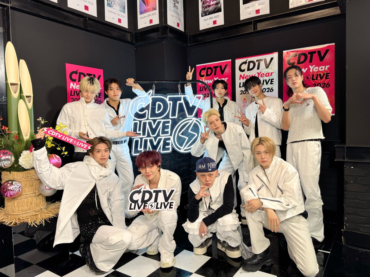 #CDTVライブライブ 
年越しカウントダウンFes.⚡️
本番直前ショットで実況中だよ！

続いては
#TREASURE が登場💐
「PARADISE -JP Ver.-」を披露🕺

朝5時までノンストップライブ！🎶

#CDTV
#TBS