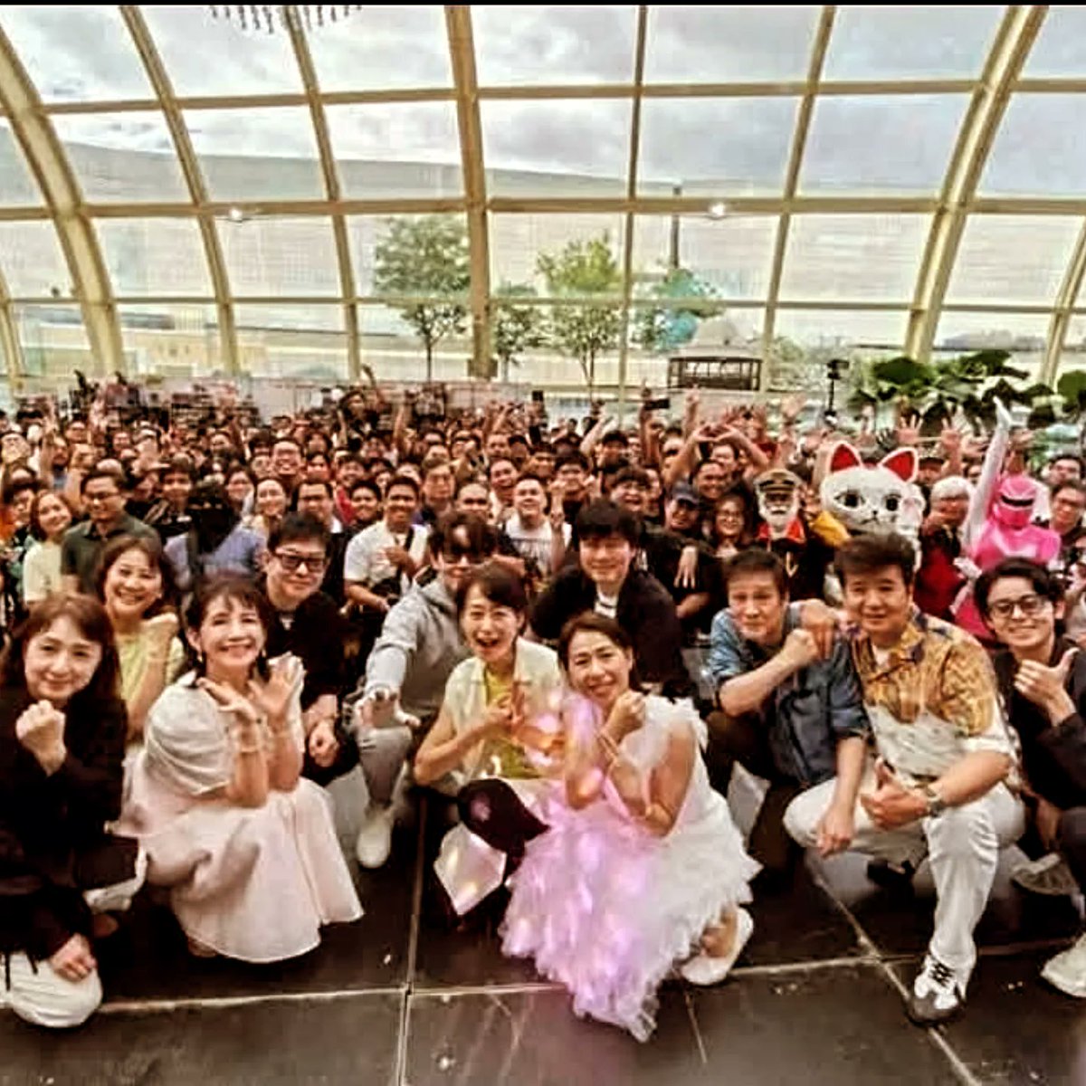 本年中はお世話になりました。

国内外
会いに来て下さいました皆様に感謝です🍀✨

大晦日23:45~
ツイキャス『ゆく年くる年我流凱伝』音声配信🎙️🥂
twitcasting.tv/since1991jetman

来る新年が皆様におかれましても笑顔溢れる一年となりますように🍀✨

笑門来福🌸