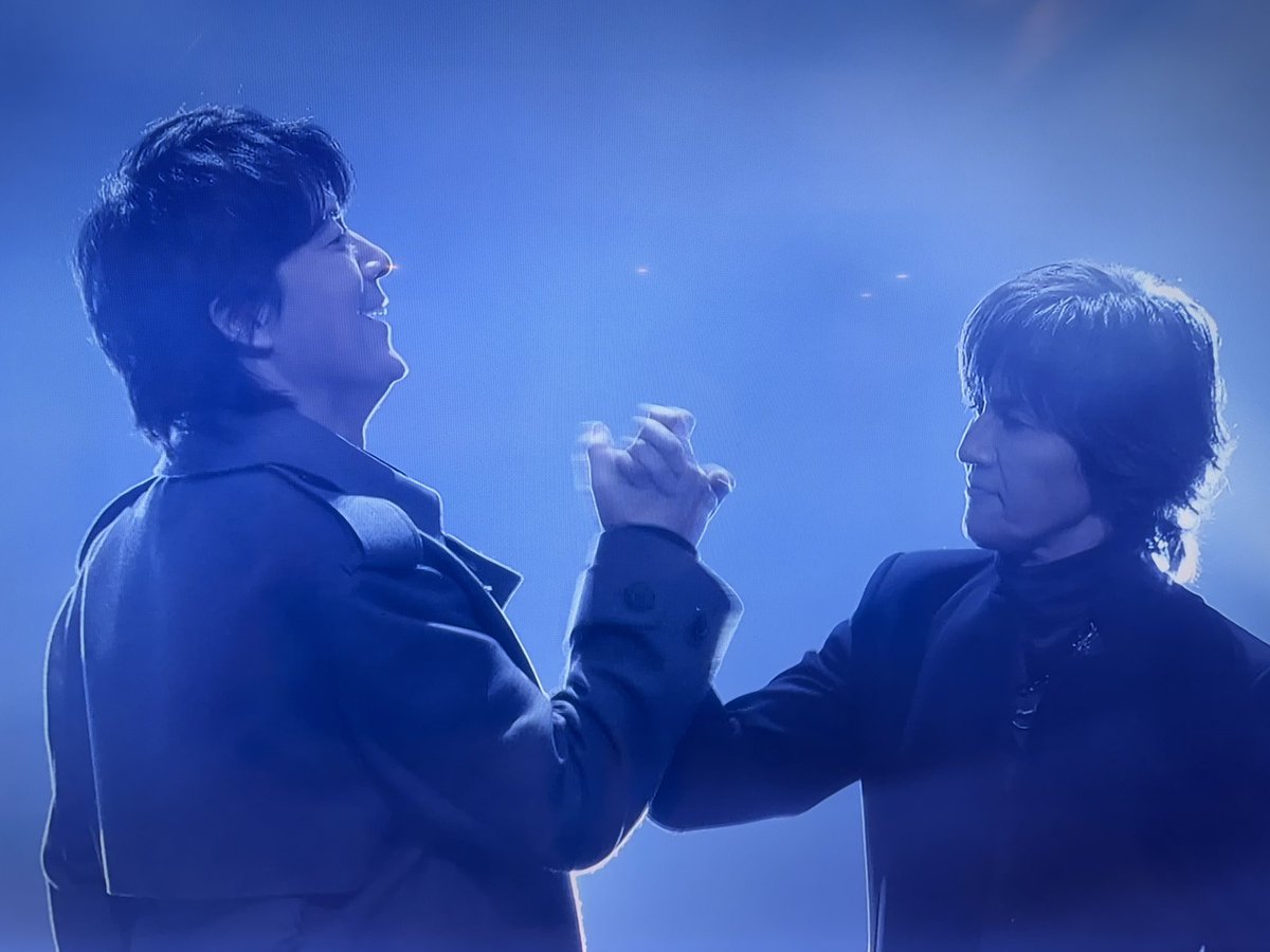 稲葉浩志×福山雅治
カッコ良すぎる