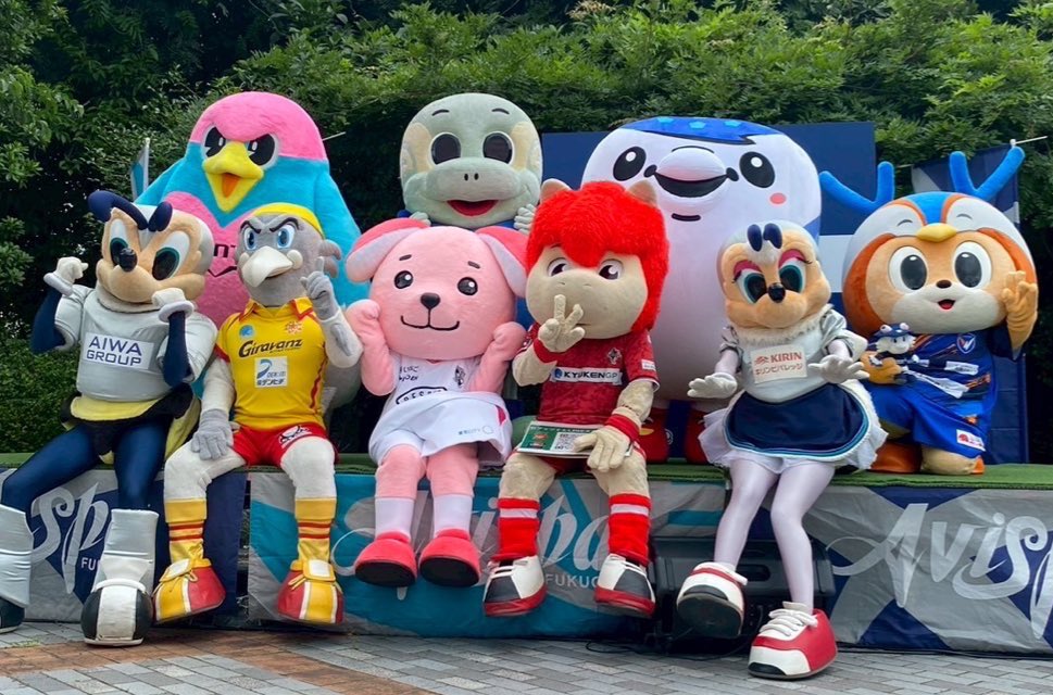 おつかめさまです＼(^o^)／
今年も1年ありがとうございました！
トリニータは山あり谷ありのジェットコースターみたいな1年でしたが、2026年はみんなでニコニコうれしい1年になりますように(ㅅ´ ˘ `)
来年もよろしくお願いします！！

ぼくカウントダウンを待たずに眠っちゃいそう…
おやすみなさい💤