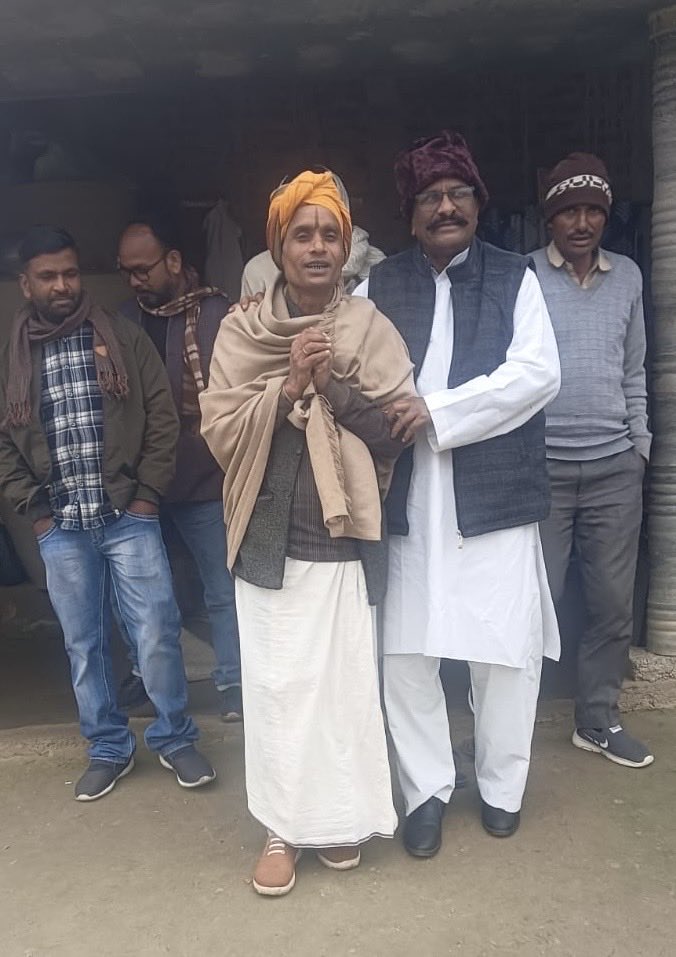 ShabbirMLAbrh's tweet photo. अपने लोगो के साथ मिल कर ज़मीन पर काम करने मे व्यस्त, बीते कुछ हफ़्ते अपने लोगो के दुःख सुख मे शामिल रहा, क्षेत्र का भ्रमण ���िरंतर जारी जिसकी कुछ तस्वीरें साझा कर रहा हूँ।

@samajwadiparty 
@yadavakhilesh 
@mediacellsp 
@shivpalsinghyad 
@proframgopalya1 
@dimpleyadav https://t.co/6u9aSMYE5J