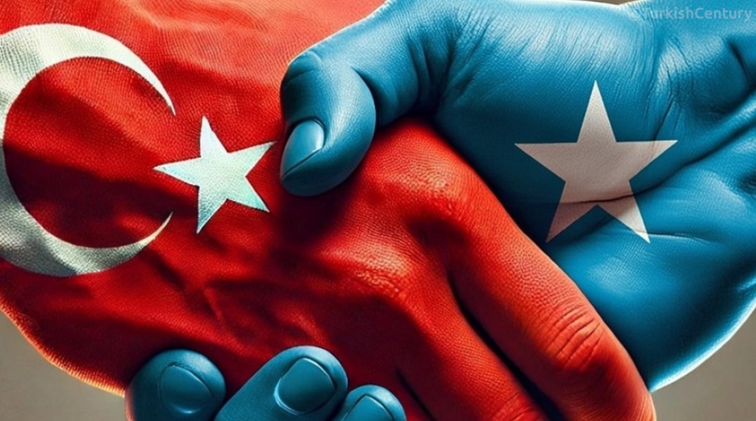 TurkishCentury's tweet photo. 🇸🇴🇹🇷 President #Erdogan:

🚀 We're materializing another historic cooperation with brotherly #Somalia in the field of space.
🚀 Based on the framework of our bilateral agreements, we're establishing a Somali #Spaceport.
🚀 The construction of the 1st phase of this 3-phase project is now underway under the leadership of the Turkish Space Agency #TUAjans. 
🚀 The project will advance our space, satellite and launch infrastructure and technologies.