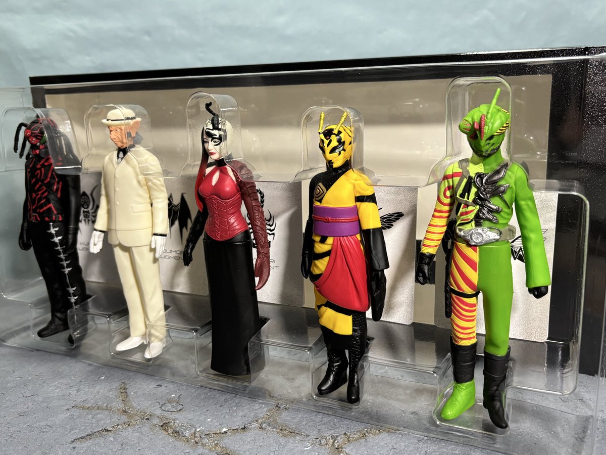 シン・仮面ライダー完全受注限定版オーグメント5体セットの飾り方