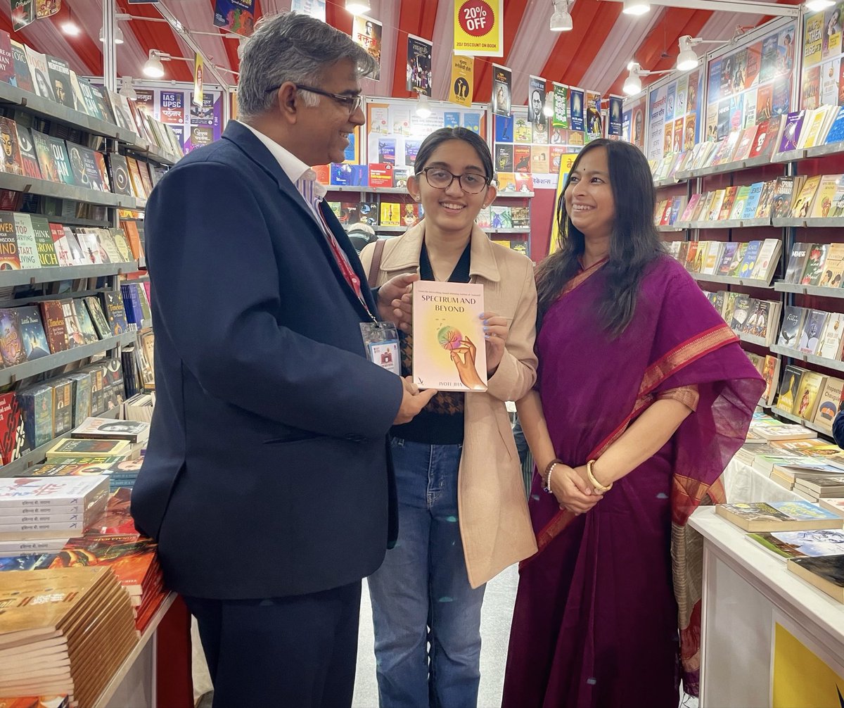 Imjyoti5's tweet photo. #SpectrumAndBeyond
With the person who gave flight to the wings of an idea and concept, Mr Vishal Soni .
Ever grateful Sir!
To an aware and inclusive world!
Spreading Awareness!
At #PuneBookFestival #BookStall #BookLaunch
@VPBooks #NationalBookTrust #ExpressBookService https://t.co/gSAF8RnQr5