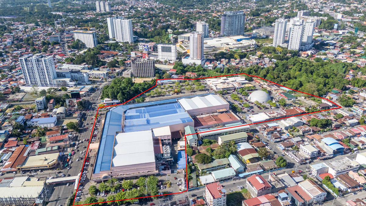DakbayanRealty's tweet photo. Today marks the final day of operations for Victoria Plaza Mall. A true pioneer of Davao’s retail landscape makes way for the new Robinsons Land development. Bitterweet for many, but a major step forward for Davao real estate.  #VictoriaPlaza #DavaoRealEstate #DakbayanRealty https://t.co/lNFRbZjFSi