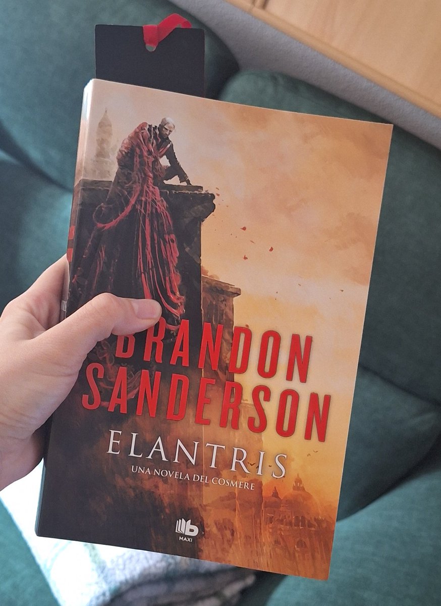 73 páginas para terminar Elantris y de verdad que no entiendo el hate a este libro, o será q las bajas espectativas han hecho q m guste más d lo q pensaba 🤷‍♀️
Ahora mismo mi top queda así:
1. El Imperio Final
2. El Héroe de las Eras
3. Elantris
4. El Pozo de la Ascensión 
🥰