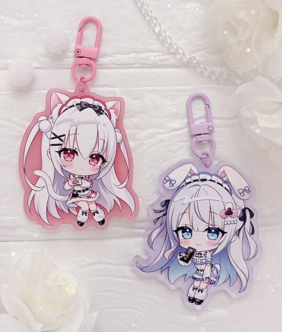 🐰新作アクキーご購入の方へ🐱
裏面に保護シールが貼ってあるので、取ってご使用ください✨ 