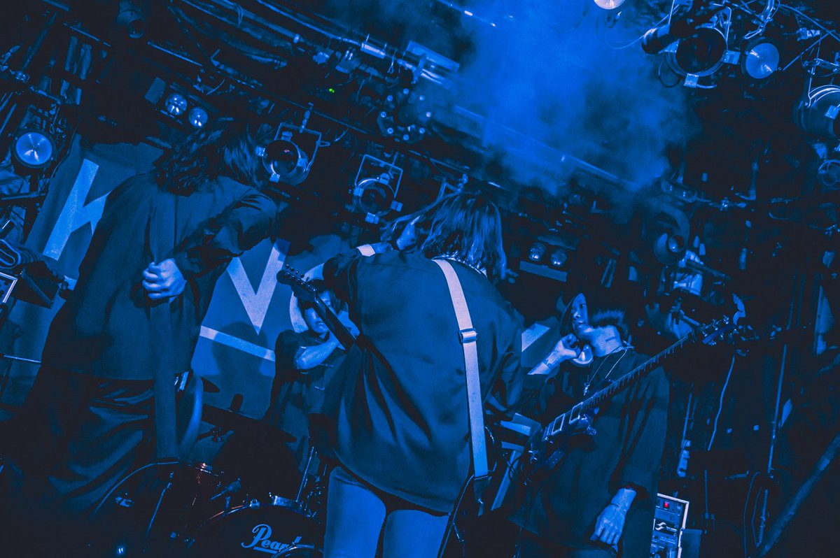 2025年ライブ本数15本
数は少ないですが密度の高い日々で新しい出会いと再会に祝杯を🤘
2本だけですが秋には4ピースでライブも演れて
今年、完成した楽曲は一曲ですが最高の唄が出来ました
来年はちゃんとお届け出来たら嬉しいですね。
また来年もよろしくお願いします。

photo by <a href="/tani1047ri/">Toshinari tani</a>