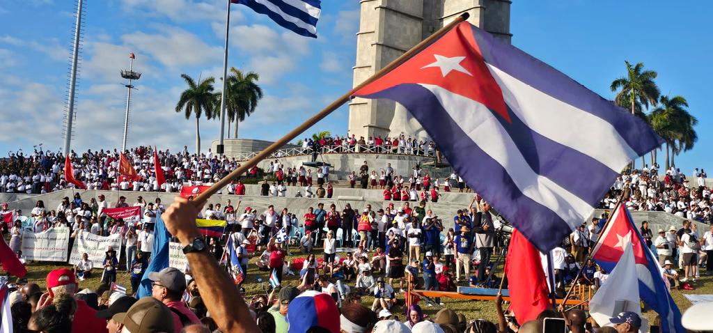 En vísperas del 67 aniversario del triunfo de la Revolución y del Nuevo Año, enviamos cálidas felicitaciones al pueblo de #Cuba, protagonista de la política exterior fidelista y revolucionaria.

Reconocemos su esfuerzo diario, sacrificio, abnegación, firmeza, unidad y
