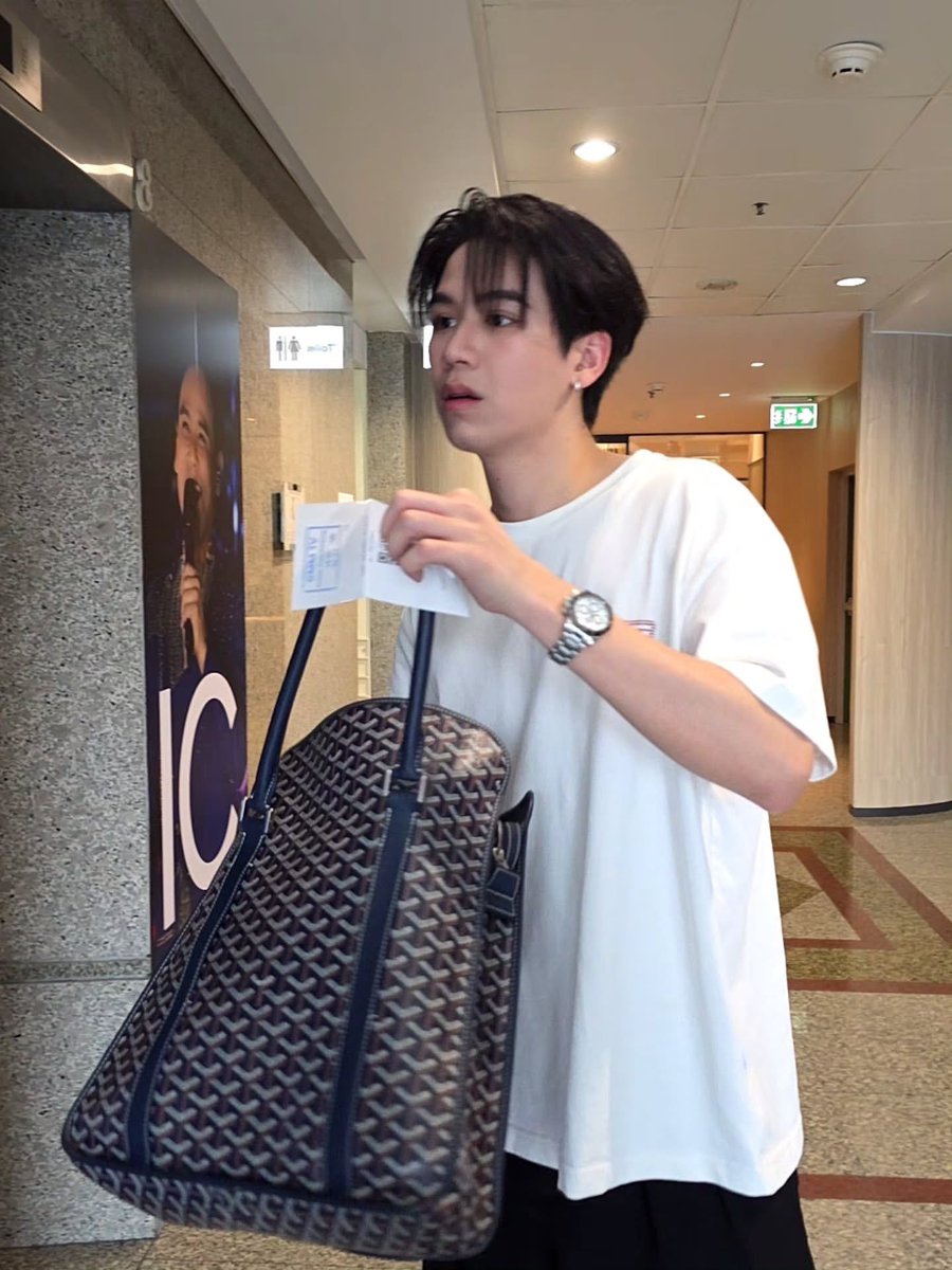 PhuwinOfficial's tweet image. ➖ 📷 IG @phuwintang REPOST:

2025 Wrapped

💞 ғᴏʟʟᴏᴡ ɪɴꜱᴛᴀɢʀᴀᴍ : phuwintang
Like 🤍 Comment 💬 Share 📤 Repost 🔁

31DEC Dazzling PHUWIN
❥@phuwintang🍯
#phuwintang
#RecapPhuwin2025