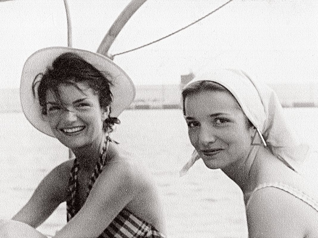 englund_au55394's tweet photo. "Our Honeymoon was Seabeck" "Lame asf" https://t.co/yp1apKtF8t