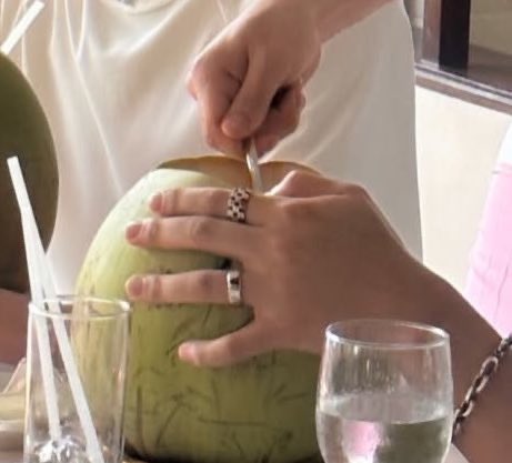 unotgood's tweet image. ชอบมือน้องเพวจริง ๆ นะ มันดูอ้วม ๆ น่ารักอ่ะ อุ้งมือของหมุอุ้ด🎀🍡🩰