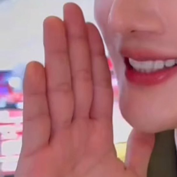 unotgood's tweet image. ชอบมือน้องเพวจริง ๆ นะ มันดูอ้วม ๆ น่ารักอ่ะ อุ้งมือของหมุอุ้ด🎀🍡🩰