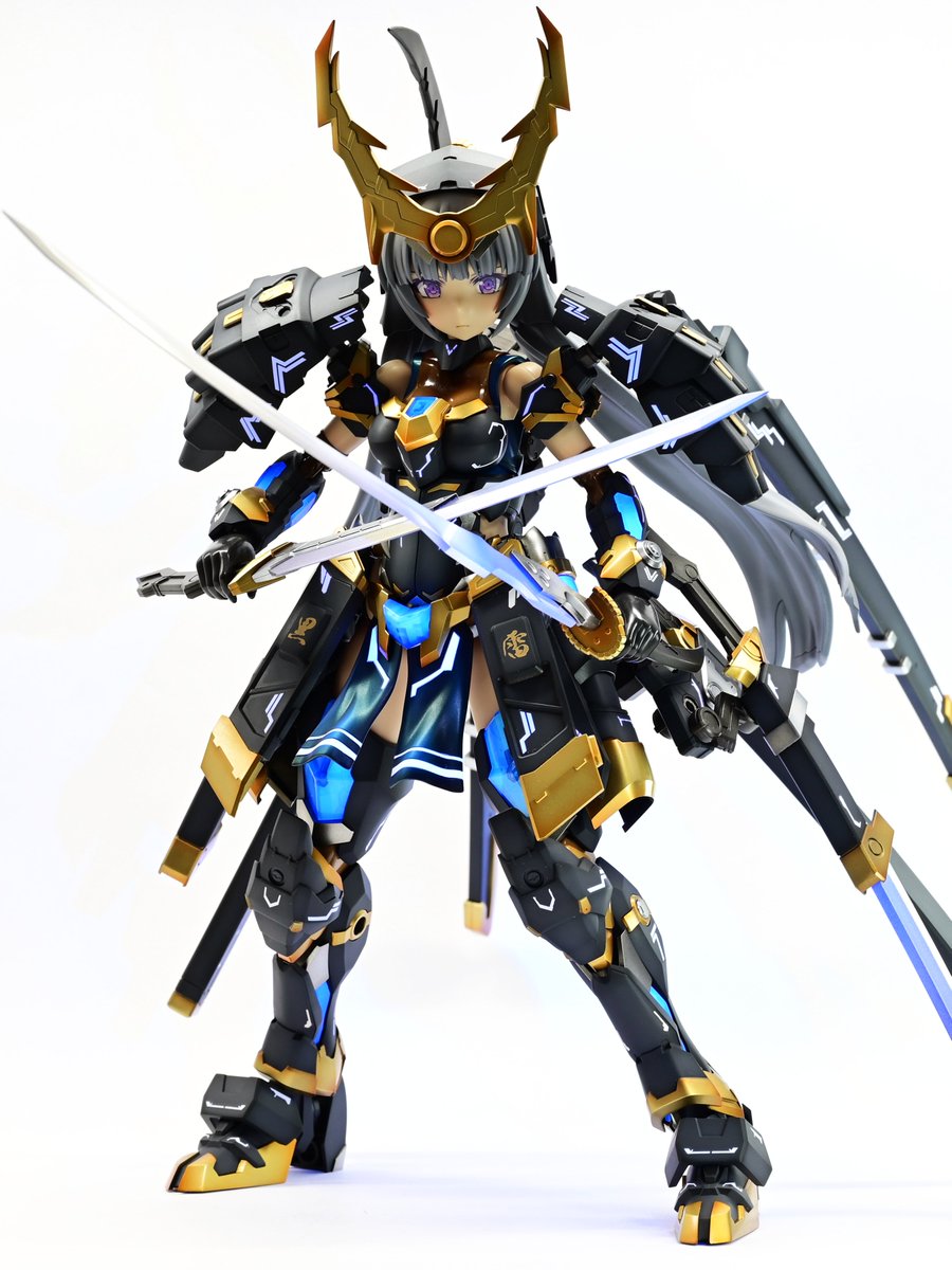 マガツキ【黒雷】完成ッ！

グランデスケールのマガツキをMSGやヘキサギアのパーツでカスタマイズしました
この黒金が俺を狂わせる……
#FAガール