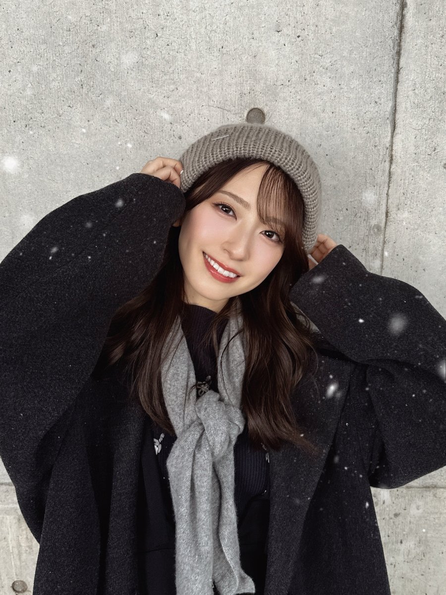 hinatazaka46's tweet photo. 【ブログ更新☀️ 金村美玖】 今年もありがとうございました！ https://t.co/jJ0LwnkQyF #日向坂46 #金村美玖 https://t.co/Rs4vLRCz7U