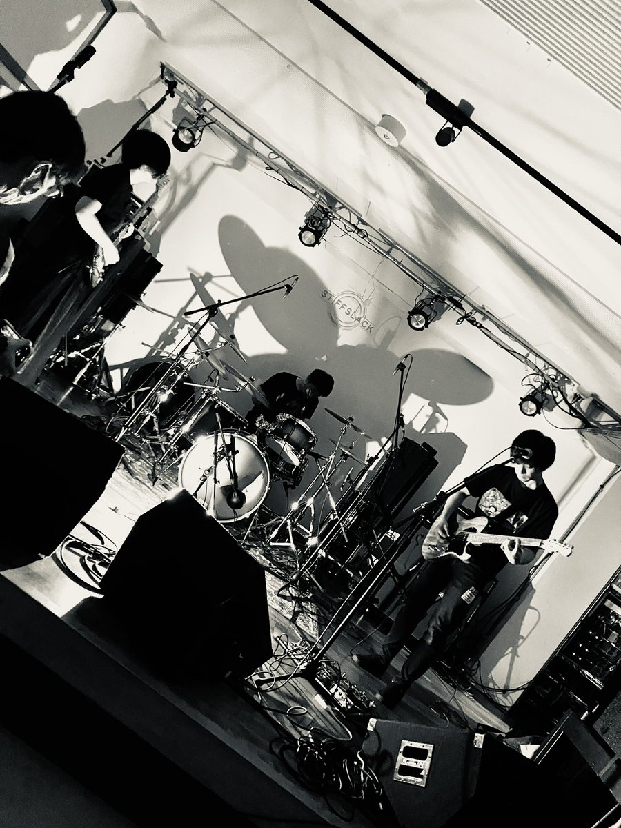 今年もありがとうございました！
3人になり初めは不安もあったけど、ライブの後に「よかったよ！」と色々な人から声かけてもらえて救われました。素敵なイベントに沢山呼んでいただき感謝です！バンドが続いていくことは奇跡。
来年は音源出す！