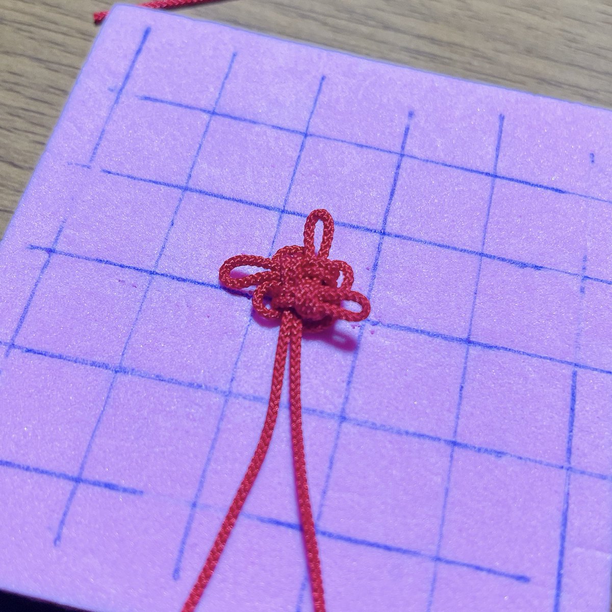 チャイナボタン編んでみたけどこれ以上小さいの無理だ〜