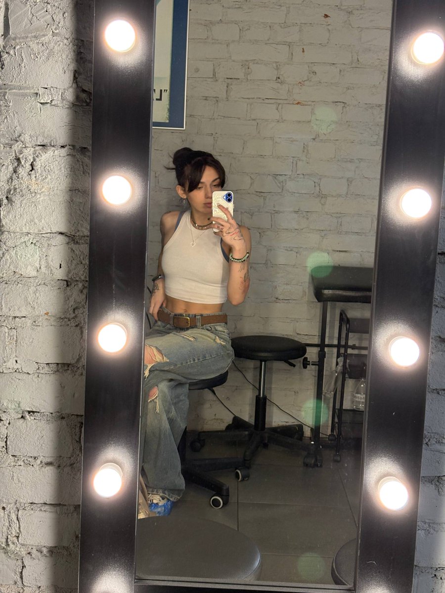 Mystical_mi_'s tweet photo. On the last day of the year, I would like to wish that your eyes always shine ✨
And if you need an extra incentive for that, you know where to find me👇
https://t.co/wRdnf61Ehc 🔥 https://t.co/11rrhqRBJl