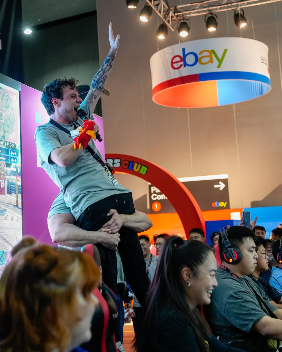 Kitfoxpunton's tweet image. 2025 was mad. From the Australian Open, to visiting Japan, to events like TGX and PAX. What a heck of a year.

2026 is going to be just as massive, and it starts immediately with the Australian Open again. 

If you can see this, thank you for your support. Let's get it.