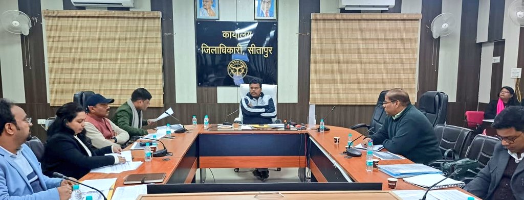 dm_sitapur's tweet photo. प्रदेश सरकार की महत्वपूर्ण योजना "एक जनपद एक उत्पाद" के अंतर्गत बिसवां में स्थापित सीएफसी के संबंध में आयोजित बैठक के दौरान सर्व सम्बंधित को निर्देशित किया गया कि सीएफसी का सुचारू संचालन सुनिश्चित करें एवं उद्यमियों को उत्पादन, प्रसंस्करण एवं पैकेजिंग की सुविधाएं उपलब्ध करायी जाय https://t.co/MXgonUoSDZ