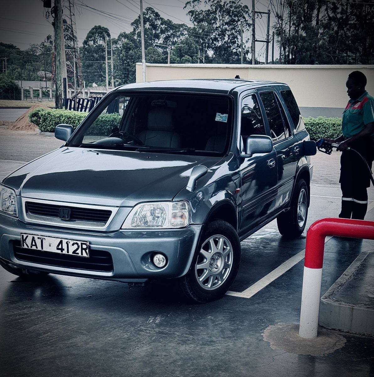 Been in the village 2 days and Ive gotten 2 offers on mutina… ama niuze nieke pesa kwa gunia niingie easy coach mimi