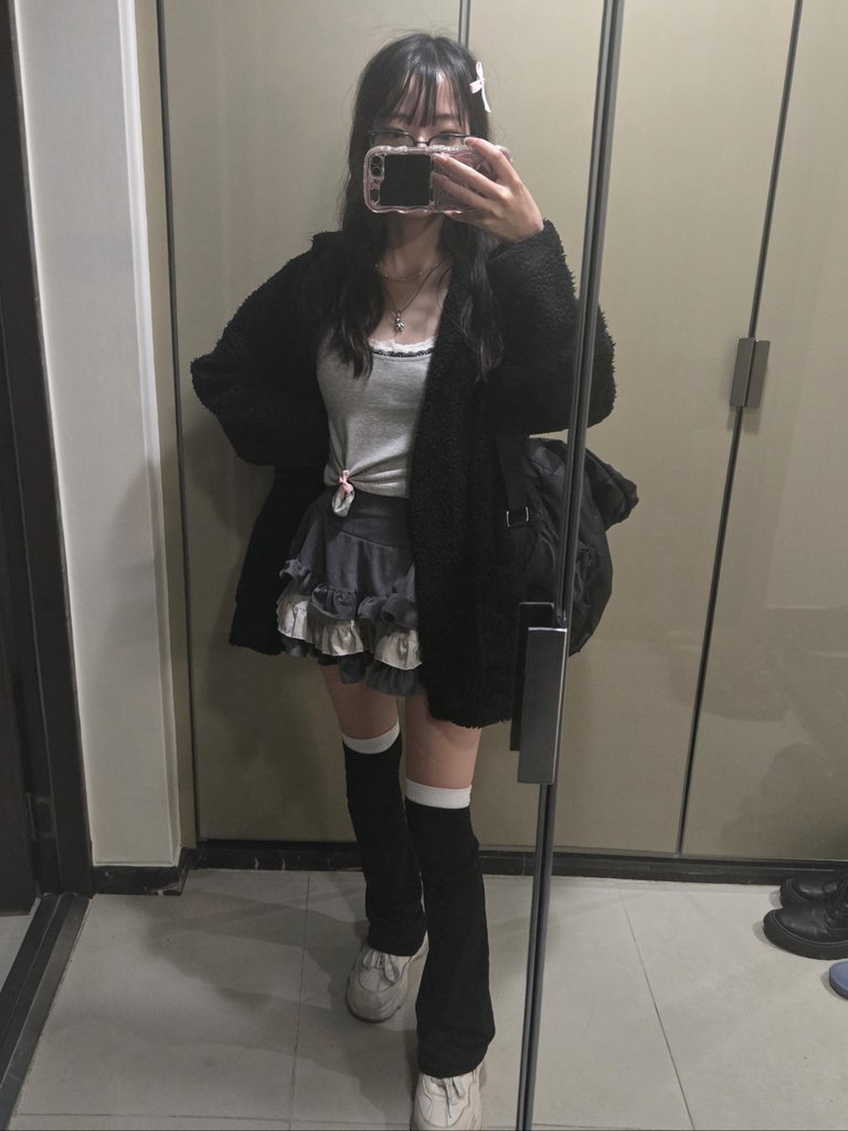 small white dog tweet media