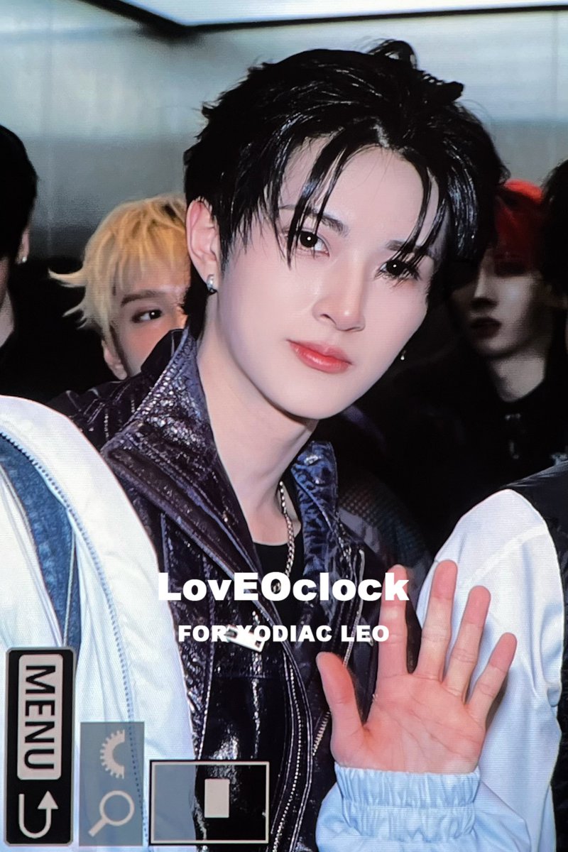 LovEOclock_0615's tweet photo. 251231 퇴근💦
2025最后一天咯

#우리집_아기사자_귀엽죠💗
#XODIAC #소디엑 #LEO #리오 https://t.co/cYgqK7W2zJ