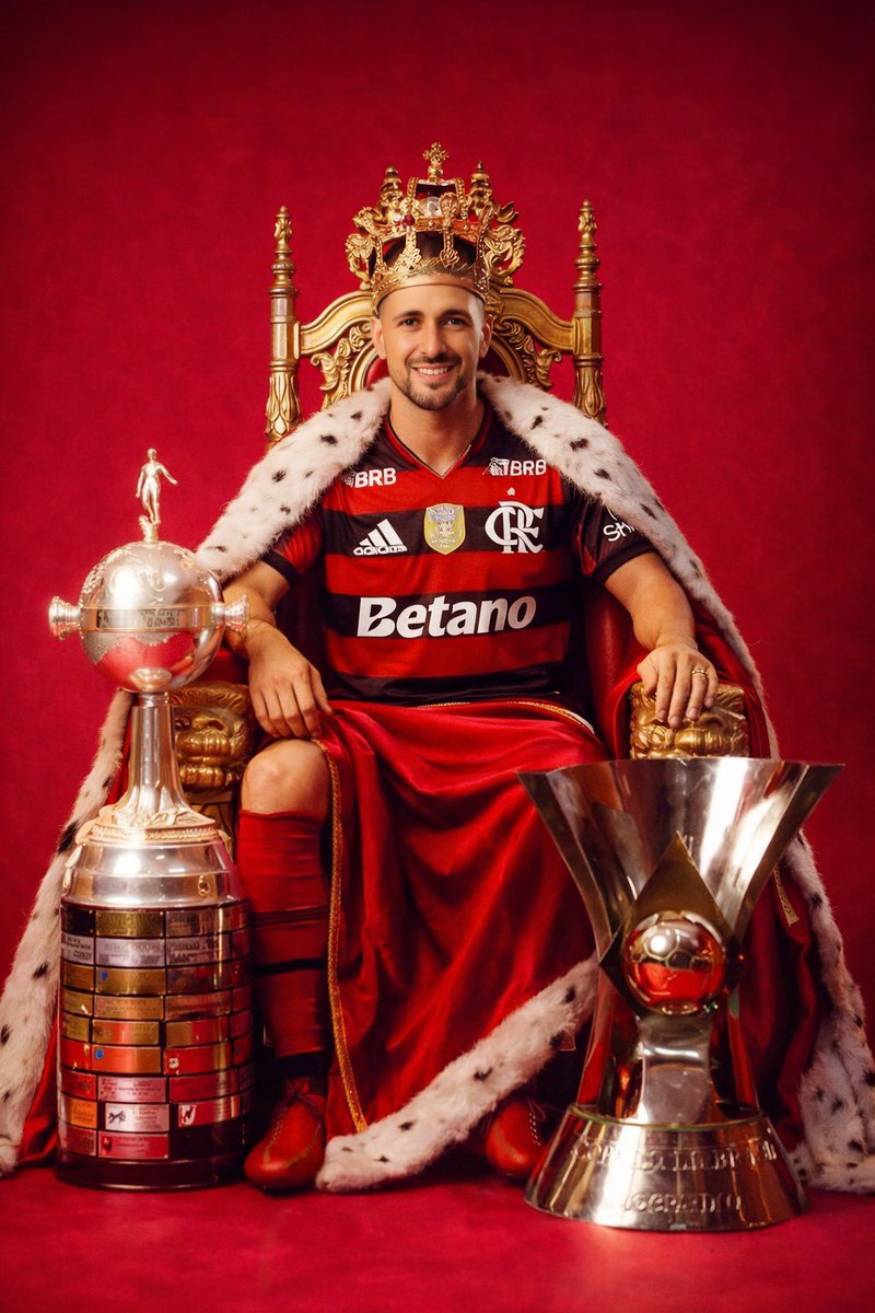 Arrascaeta foi eleito o Rei da América pelo jornal El País, superando Lionel Messi na votação realizada por 250 jornalistas do continente. 

O meia do Flamengo recebeu 179 votos (67,8%), contra 39 do argentino, e conquistou o prêmio após duas tentativas frustradas. 

Campeão de