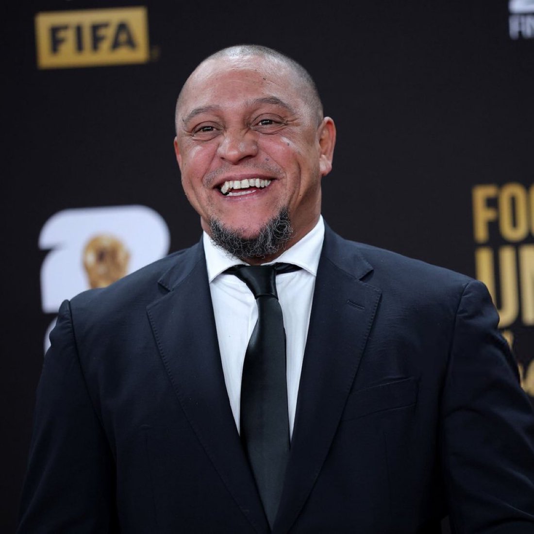 AlertaNews24's tweet image. 🇧🇷 | AHORA: El exjugador brasileño Roberto Carlos fue operado en su país por un problema cardíaco, pero se encuentra fuera de peligro. Permanecerá en observación unas horas más.

Fue a hacerse pruebas por un trombo en la pierna y descubrieron que algo no estaba funcionando…