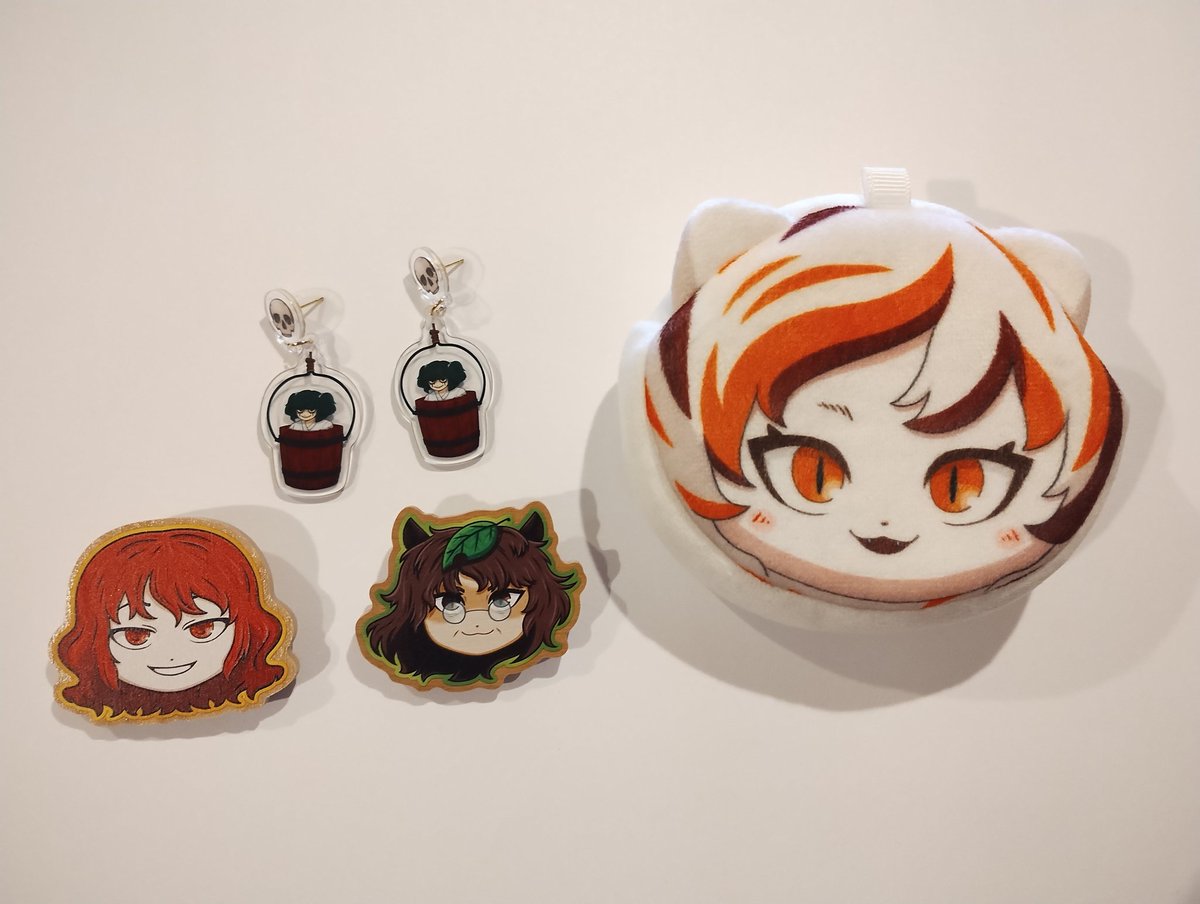 Got some new Touhou merch. All very self indulgent.
Gonna make the Kisume earrings slightly and make some slight alterations to the Mike pouch, but I am still happy with them!
