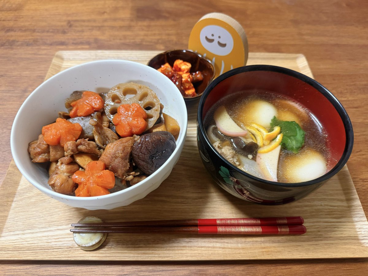 j19ttp's tweet image. 地元北海道民のうま煮とお雑煮
絹さやニガテ
みなさま良いお年を～