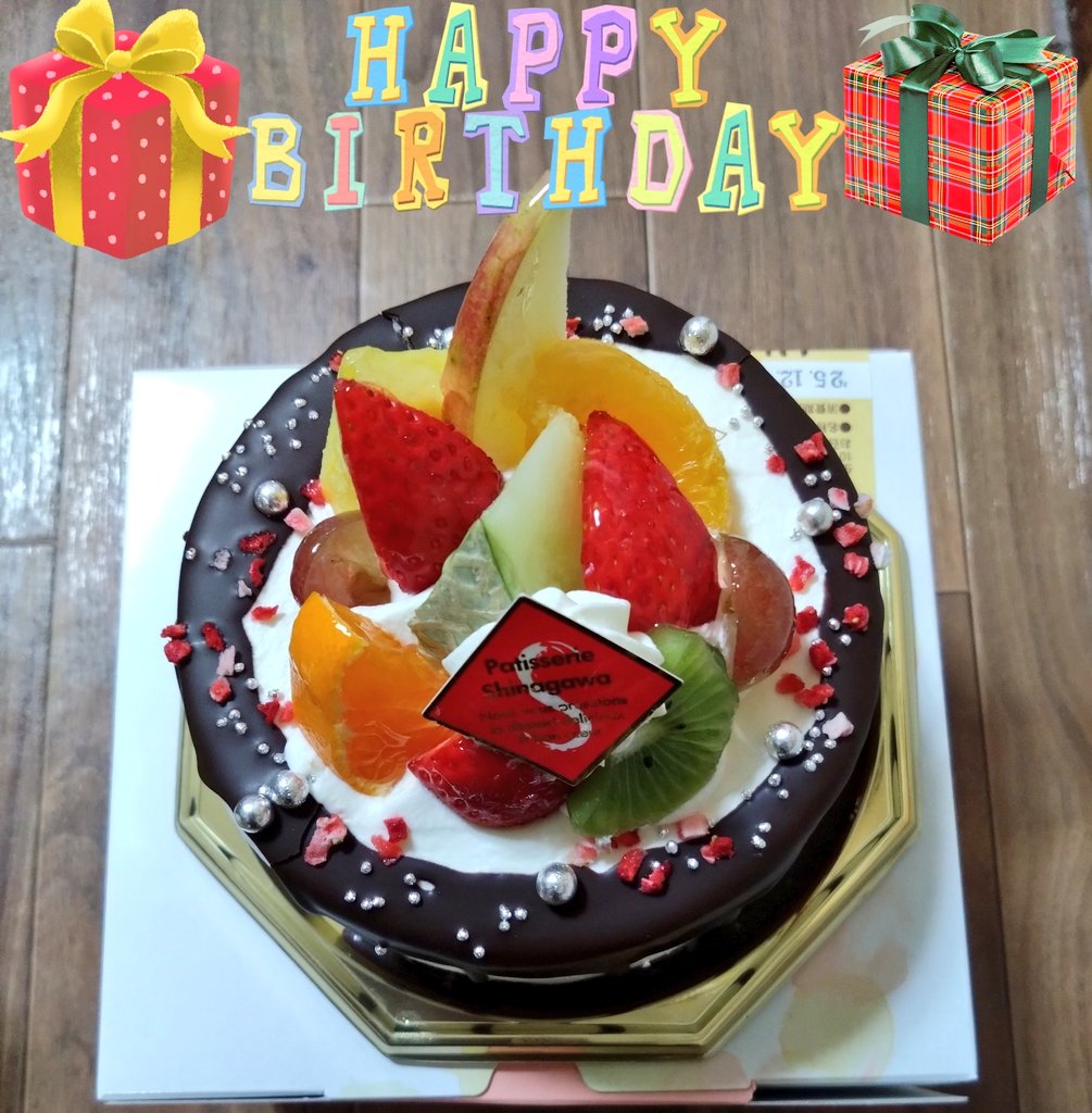 haniids's tweet photo. 30日は誕生日🎂🎁🎉
ケーキ🎂やおいしい物たくさん食べて楽しい誕生日だった😊♥️
ケーキ🍰めっちゃおいち♥️🎀 https://t.co/gTPFpLOzI2