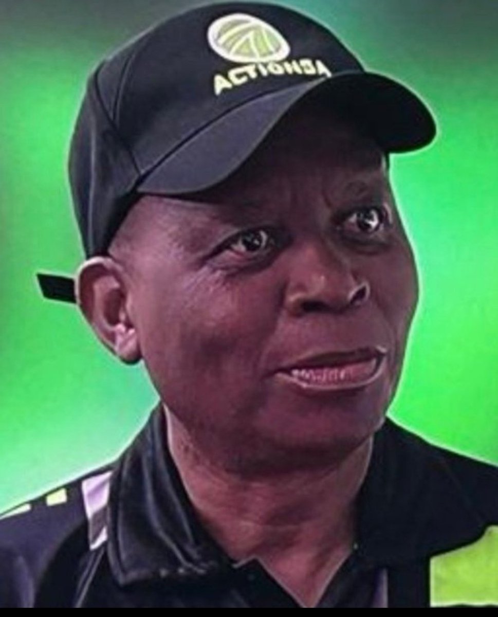 54Battalion's tweet image. When MMC @MTshwaku announced that he will be working with Xolani Khumalo to clean Johannesburg Herman Mashaba got jealous he went to bribe Xolani to join him, he dumped him there in Ekurhuleni, the MMC didn't cause drama he continued doing his job, now that Herman is seeing MMC…