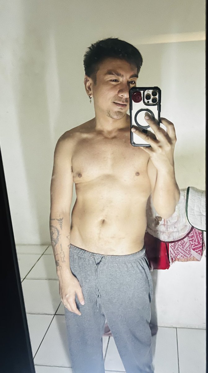 This year was my fitness year! I am so happy of my progress. Dedma sa say ng iba. Slow progress is still progress! 87kg-65kg in 12 months. Not so bad 💪💪 FOR MORE FITNESS DAYS THIS 2026!