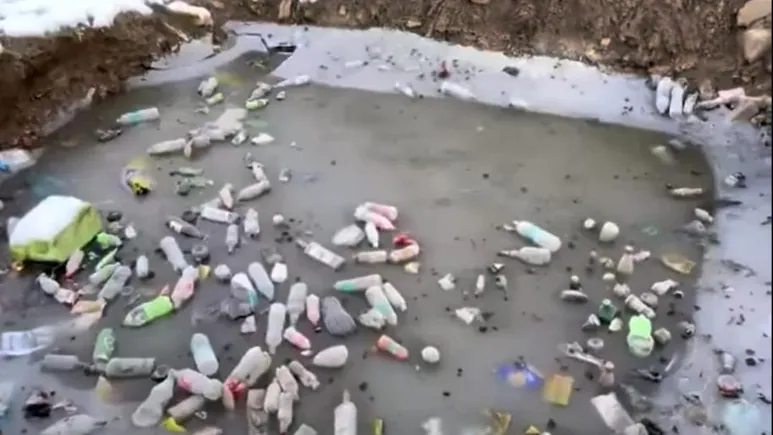 NDTVFood's tweet image. Forest Officer Slams Tourists For Littering Himachal Hills. Tips For Proper Waste Disposal
ndtv.com/travel/forest-…
#himachal #tourists #garbage