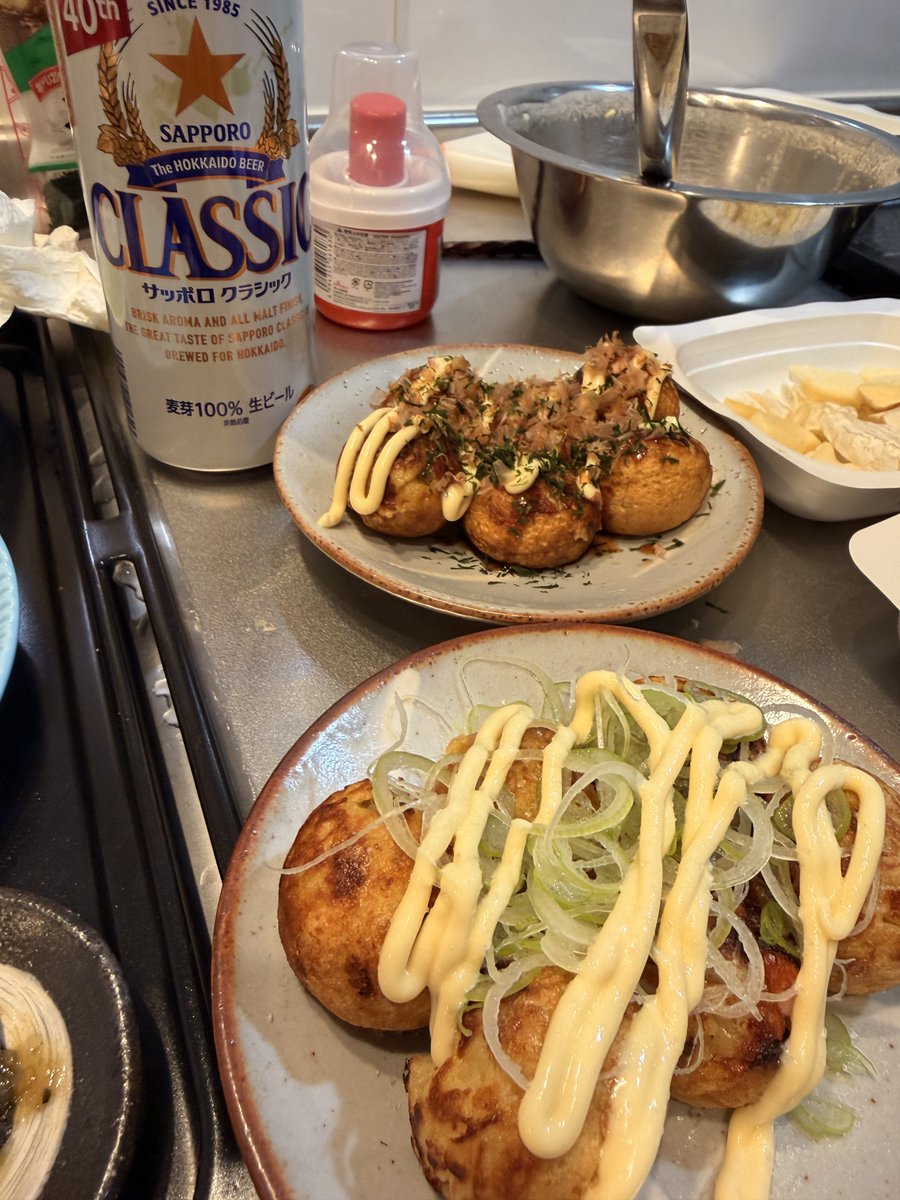 飲みながら年越したこ焼きだぜぇ。
外カリカリ中とろとろだぜぇ。#おうちごはん