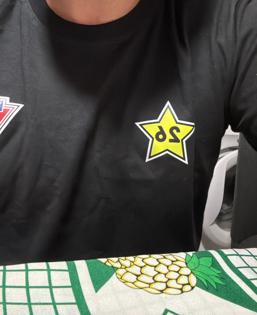 Un mal educado bárbaro Matienzo!!! 2 veces use la remera y ya quedó vieja!!!! Piumbaaaa
