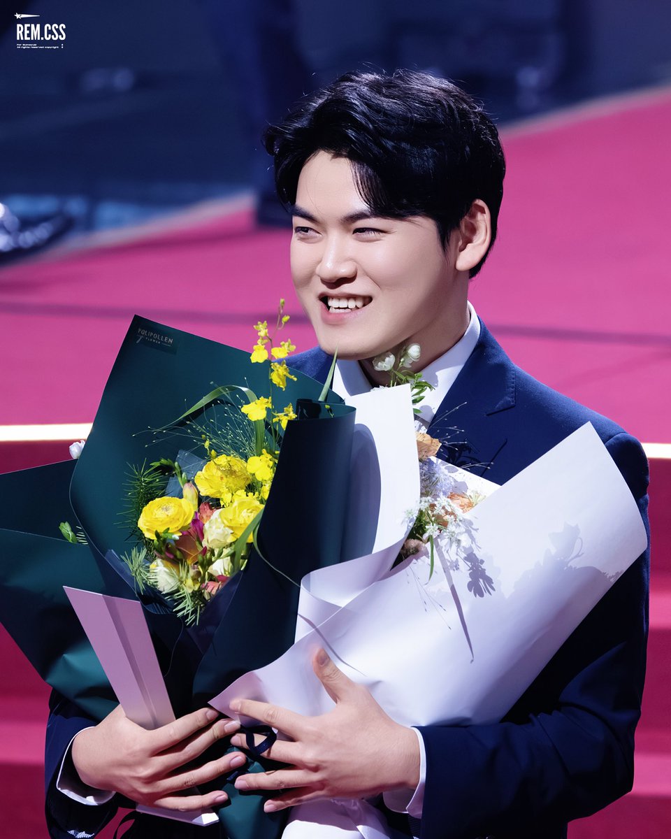 rem_css's tweet image. 𝟐𝟎𝟐𝟓

#Gumayusi #구마유시 #이민형